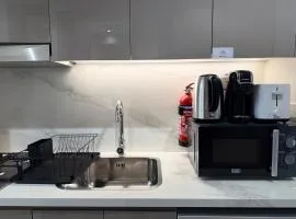 ASHRI HH Condo In Riviera Meydan