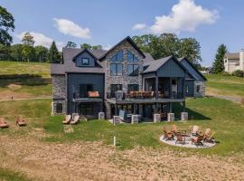 The Crooked Oak Lodge Deep Creek Indoor Pool-Hot Tub-Dogs Welcome，位于North Glade的酒店