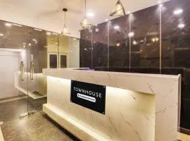 Super Townhouse Rcc Hotel Banjara Hills