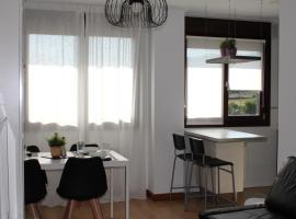 Coqueto apartamento con parking by beBalmy，位于希洪的酒店