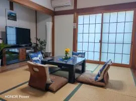Via Tsuru鶴苑1 minute from the station!