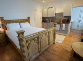Bright lovely Studio in Birminghams Jewellery Quarter