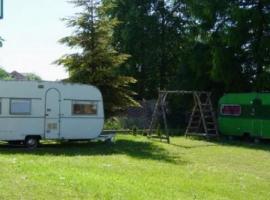 Przyczepy Kampingowe Jastrzębia Góra，位于加茨比亚格拉的酒店