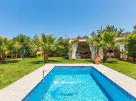 Eva & Dimitrios Villas, Captivating Oasis with Pools & BBQ, By ThinkVilla，位于帕诺尔莫斯雷斯蒙的酒店