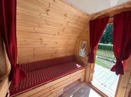 Schlaf-Fässer am Campingplatz Lienheim