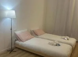 Camera con bagno privato e angolo cottura, 15MIN MALPENSA E MILANO RHO FIERA