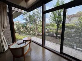 RESIDENCE AKATSUKI 中庭と坪庭で和洋を愉しむ一棟貸し 8名広々238平米 八王子ic近く