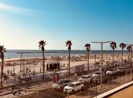 Hotel 7 SEA Front TLV