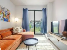 Modern Heritage Stay Upscale 2BR in Old Port