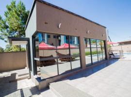 COPPER CREST HOTEl，位于卢萨卡肯尼思·卡翁达国际机场 - LUN附近的酒店