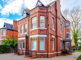 Stylish 2 Bedroom Apartment with Free Parking