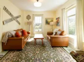 Central Picton Apartment, Sleeps 8; The Iron Horse