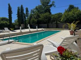 Le Relais St trop - Villa 2 chambres Delon et Romy，位于Bressolles的酒店