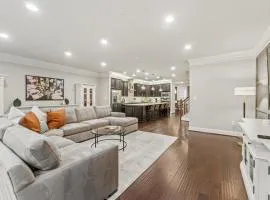 Luxury 3-Level Townhome Minutes to Annapolis