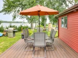 Boat Dock and Launch Family Cabin on Prairie Lake!