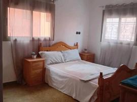 Appartement familial, plein centre d'Azilal，位于艾济拉勒的酒店