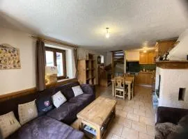 Résidence La Maison Blanche - Maison de village au coeur des Allues proche des commerces et de la télécabine MAE-9753
