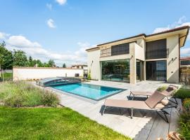 Villa with pool by the lake Mušovské jezero，位于帕索尔维基的酒店