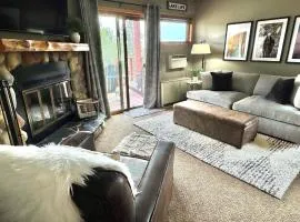 Ski in Ski out Cozy Studio Condo, Pool, Hot Tub, Views of Moose Mtn
