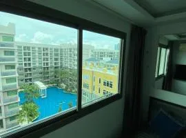 Famous Apartment With Nice Pool