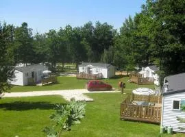 Mobil home cosy avec terrasse pour 4 personnes - API-1-52-690