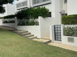 Courtyards Coastal at Sunshine，位于阳光海岸的酒店