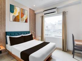 Super Townhouse Oak Arvindo Park Indira Nagar Formerly Rama Inn，位于Vibhuti Khand的酒店