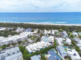 Beachside Haven Modern Townhouse with Pool
