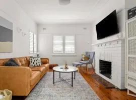 The Oak Chic - Art Deco Retreat near Balmoral Beach