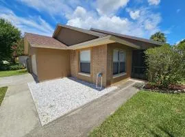 Magical Getaway- Cozy Home Minutes from Disney, Restaurants & Outlets!