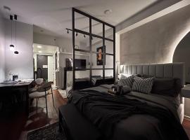 The QuietPad - A Stylish Studio, with Pool and Free Parking in Davao City Center，位于达沃市的带停车场的酒店