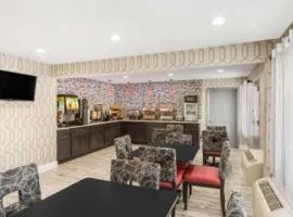Clarion Pointe - Greensboro Coliseum Area