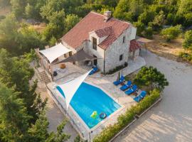 Villa Ilir，位于内乌姆的酒店