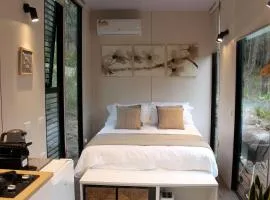 Secluded Pet-Friendly Tiny Home for Glamping in Victoria