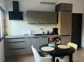 Comfortable and quiet little nest，位于Pampelonne的酒店