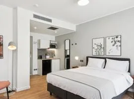 Limehome Piraeus Iris
