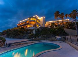 Livemax Resort Inami Seafront，位于Inami的酒店