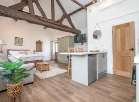 Charming Warwickshire Studio