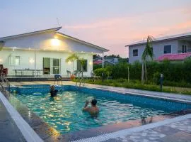 Vashisht Villa Pet-friendly 3-BHK Farmhouse With Private Pool, Garden & Bar