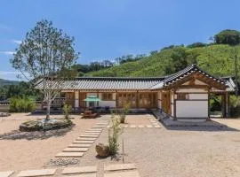 Luxury Hanok Sangseon Heritage Hanok