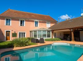 Champagne Therapy Demeure de charme avec piscine et SPA - 7 chambres，位于Saint-Martin-dʼAblois的酒店