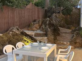 Puerta de los Castañares A，位于孔斯坦蒂纳的酒店