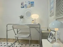 #4u스테이 #가족 친구 최대 7명 #Beamprojector #홍대,강남,잠실 30 minutes