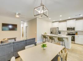 Near 17 Springs Sports Complex Millbrook Duplex!，位于米尔布鲁克的酒店