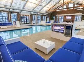 Spotless Remote Work Flat Pool Fast Wifi