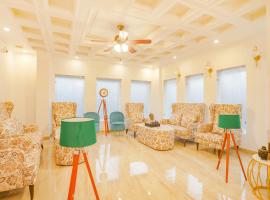 hotel-montreal rishikesh maduban inn，位于瑞诗凯诗Dehradun Airport - DED附近的酒店