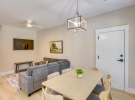 Close to Sports Complex Modern Millbrook Duplex!，位于米尔布鲁克的酒店