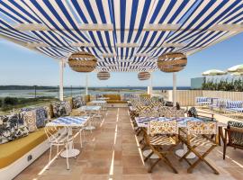 Amarello Hotel Praia Santo André, Tapestry Collection by Hilton，位于圣地亚哥-杜卡森的酒店