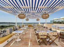 Amarello Hotel Praia Santo André, Tapestry Collection by Hilton