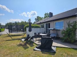 Villa for 10 persons with massage chair, sauna, billiard table and free electric vehicle station for electric cars，位于胡尔茨弗雷德的酒店